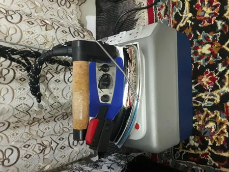 اتو بخار مخزن دار ماکان کد 1940