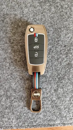 کاور ریموت و سوئیچ خودرو دیاموند شاپینگ مدل DS-SAINAS-metal-logo مناسب برای ساینا کوییک اس