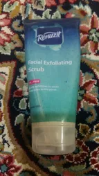 اسکراب لایه بردار روزانه رینوزیت مدل Deep action exfolianting حجم 200 میلی لیتر