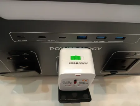 پاور استیشن پاورولوجی مدل DAYNAMIC 1800 ظرفیت ۳۲۰۰۰۰ هزار میلی امپر