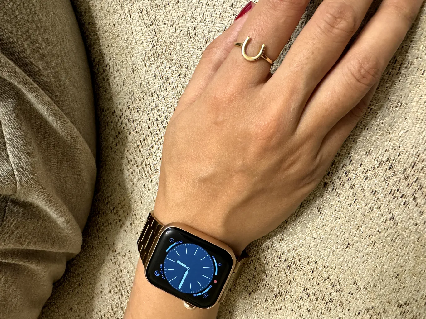 انگشتر طلا 18 عیار زنانه ناریا مدل H230