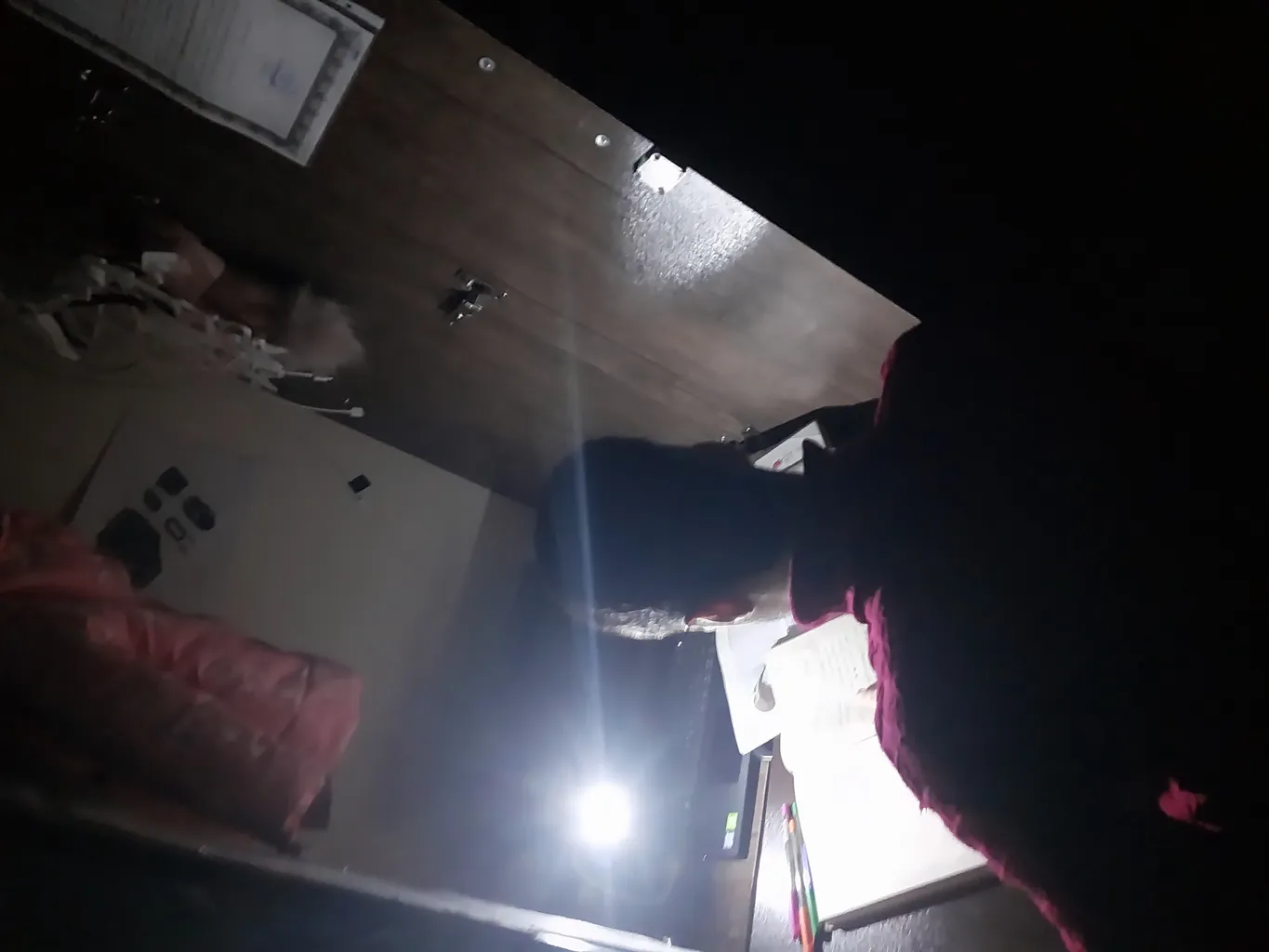 چراغ مطالعه مدل فضانورد کد 01