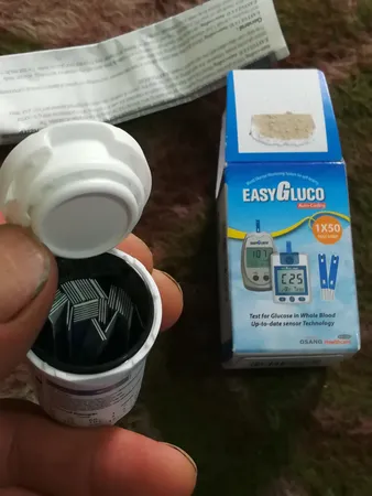 نوار دستگاه تست قند خون ایزی گلوکو مدل اتوکدینگ بسته 50 عددی