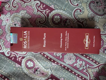 فوم پاک‌کننده صورت رزالیا مدل Rosa Pure حجم 150 میلی‌لیتر