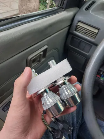 لامپ هدلایت خودرو مدل C6 H4 بسته دو عددی