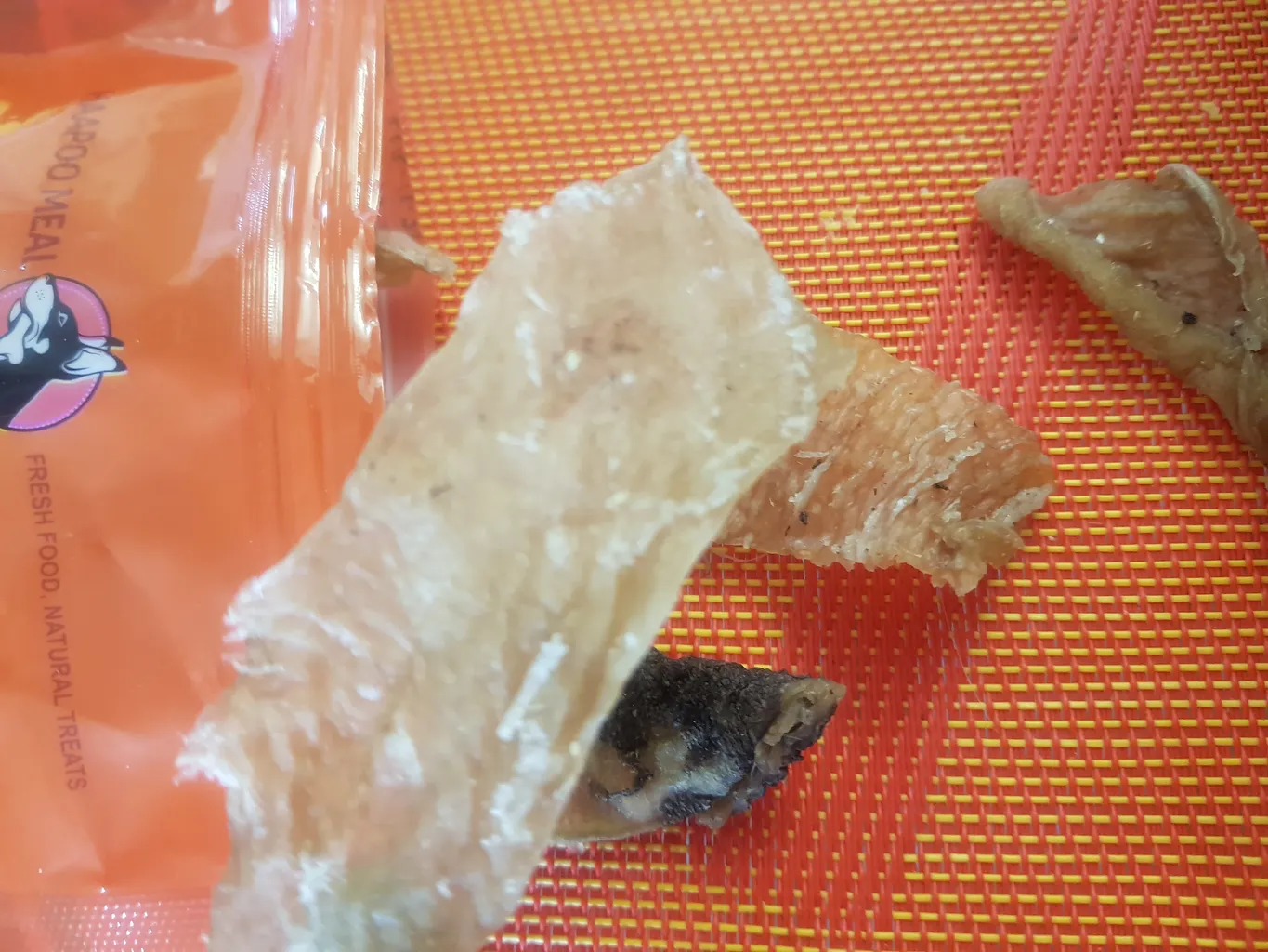 تشویقی سگ هاپومیل مدل سیرابی بره کد Lamb Tripe وزن 25 گرم