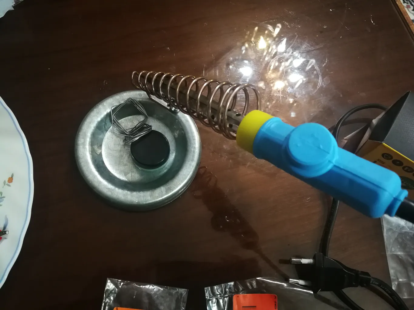 پایه هویه مدل K/10//3 همراه با روغن لحیم و سیم لحیم