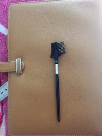 شانه و برس ابرو مدل PRO10