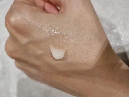 ژل کرم ضد آفتاب بی رنگ بتیس فارما spf46 مدل 46 مناسب پوست های چرب حجم 50 میلی لیتر