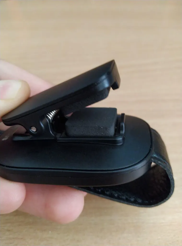 نگهدارنده عینک خودرو باسئوس مدل ACYJN-B01