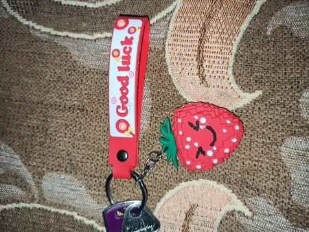 جاکلیدی دخترانه لیمونار گالری مدل توت فرنگی پیکسلی