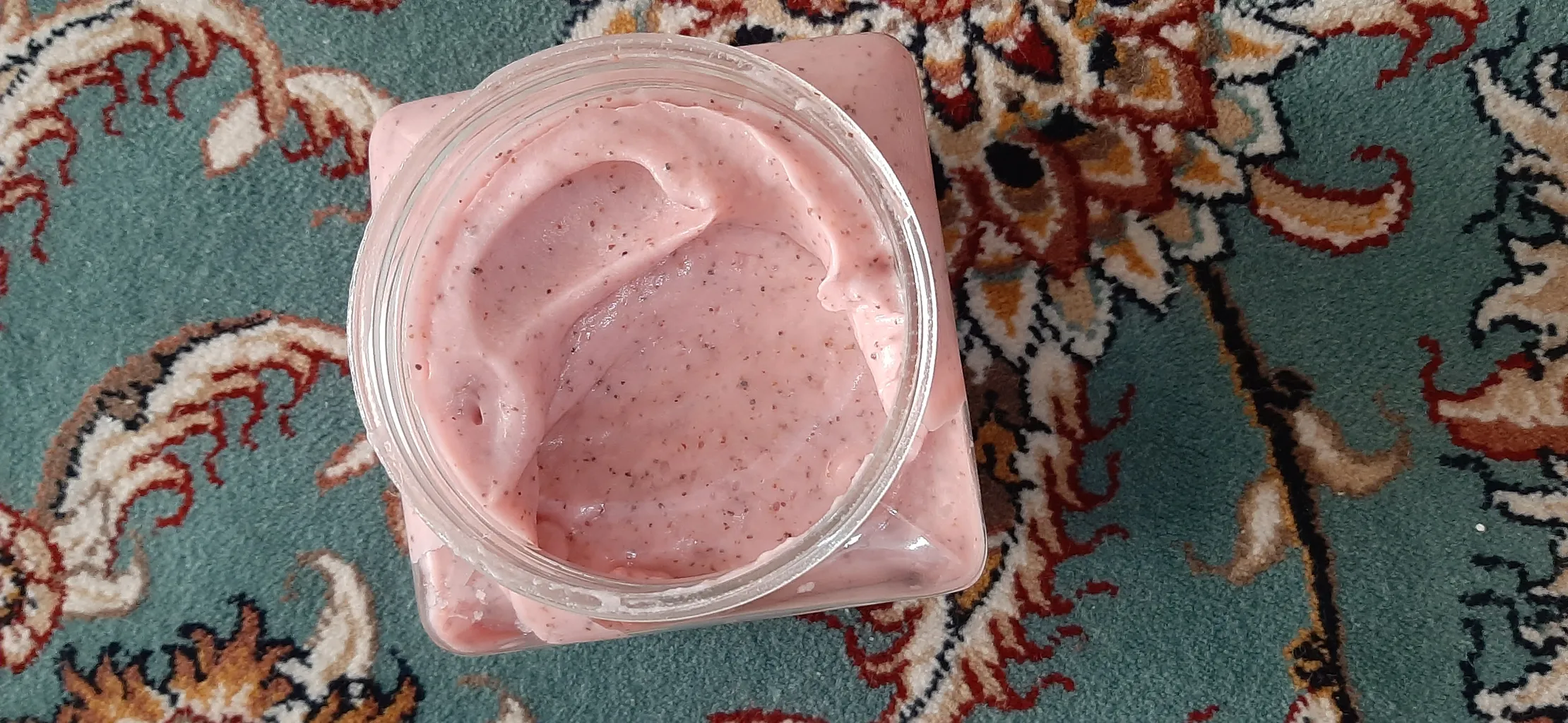 اسکراب لایه بردار پوست مکس لیدی مدل Roz حجم 300 میلی لیتر