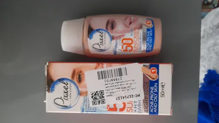 کرم ضدآفتاب رنگی پیکسل 50 SPFمدل LIGHT BEIGE مناسب برای پوست‌های چرب، حجم 50 میلی‌لیتر