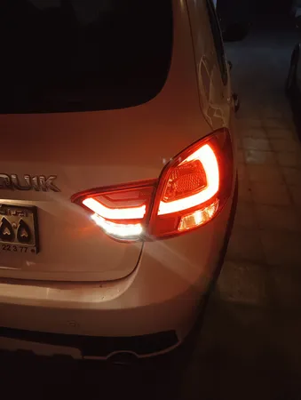 چراغ خطر عقب نورگستر مدل پلاس مناسب برای کوئیک بسته 2 عددی