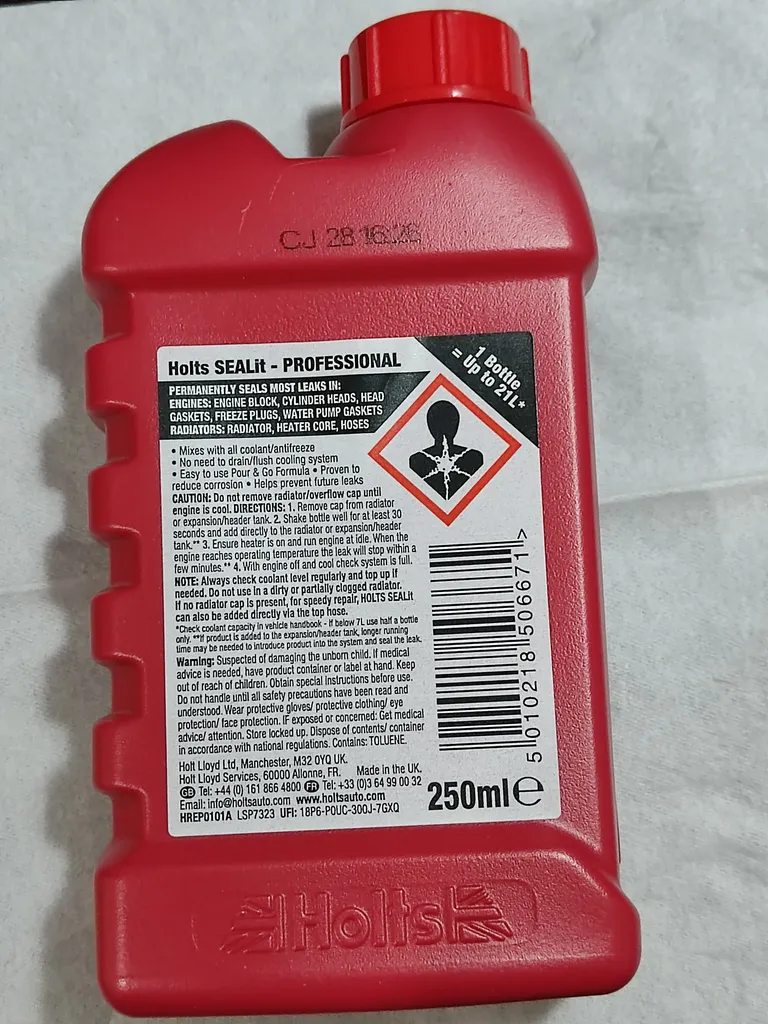 نشت گیر سیلندر و رادیاتور خودرو هولتس مدل Professional کد 870651 حجم 250 میلی لیتر