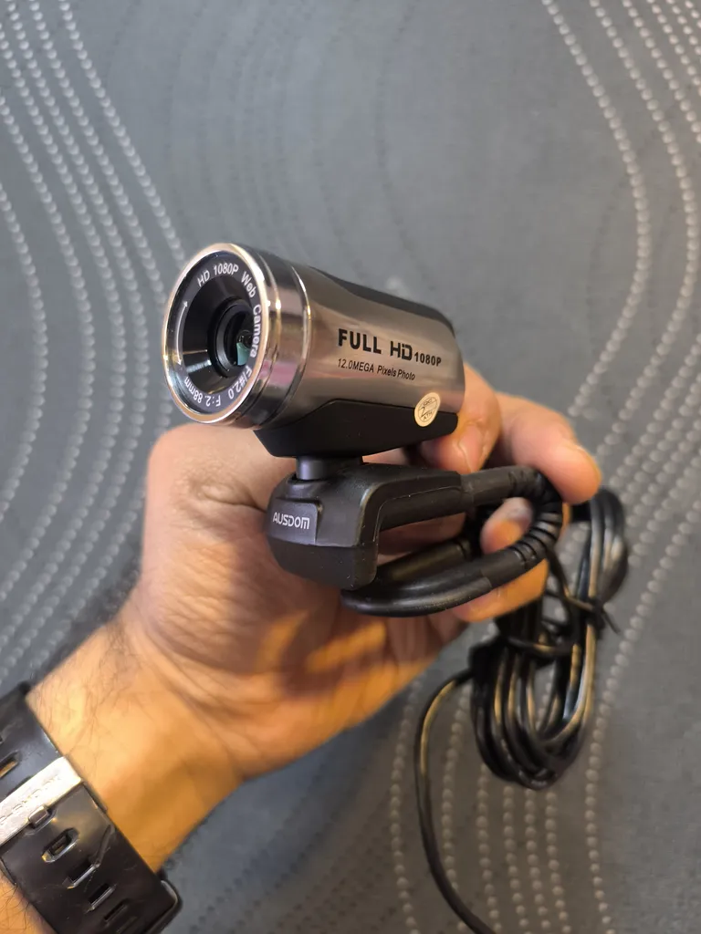 وب‌کم آوسدم مدل AW615