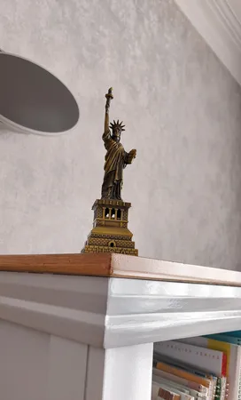 ماکت تزئینی طرح برج آزادی آمریکا کد 09130080