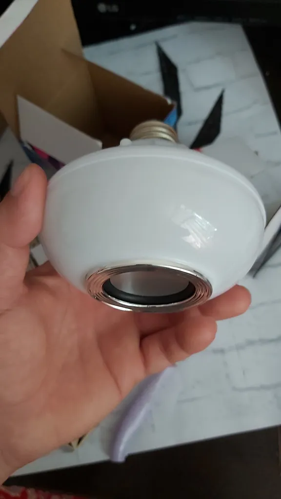 لامپ هوشمند و اسپیکر بلوتوثی مدل led music blub کد HB-61