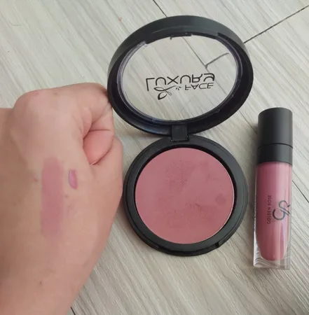 رژلب مایع گلدن رز شماره 03