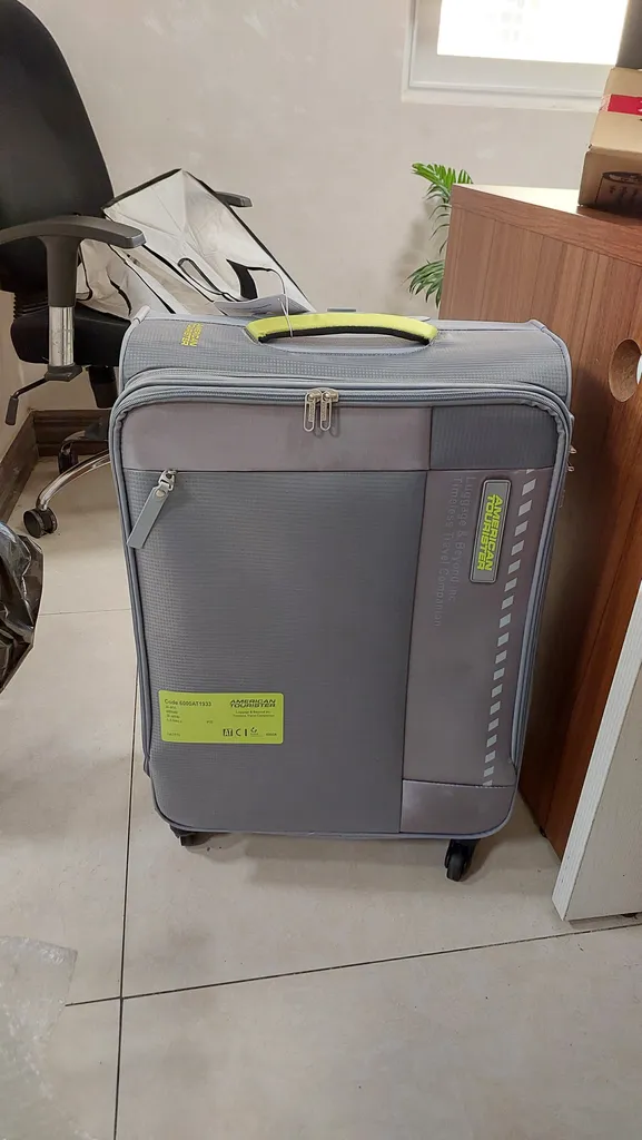 چمدان امریکن توریستر مدل OCTANS سایز متوسط