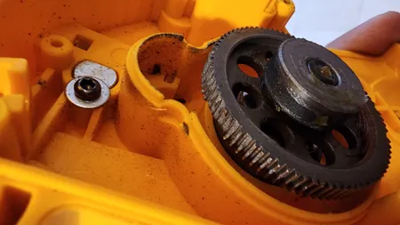 اره زنجیری شارژی صنعتی اینتیمکث مدل 0481