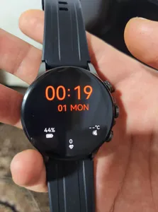 تجریه خرید ساعت هوشمند گلوریمی مدل M2 MAX LTD دارای قابلیت های کنترل موسیقی (Music Player)، قابلیت مکالمه از طریق بلوتوث، قابلیت تغییر طرح ساعت یا تم، صفحه همیشه روشن (Always-on Display) بند سیلیکون