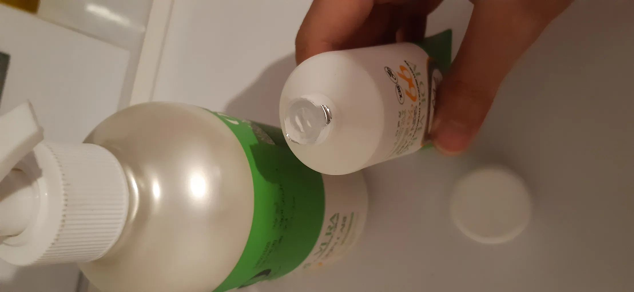 کرم مرطوب‌کننده اوک شاین مدل آلوئه‌ورا حجم 400 میلی‌لیتر به همراه کرم مرطوب‌کننده اوک شاین کد 01 حجم 75 میلی‌لیتر