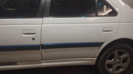 برچسب آبی سپر و زه بغل درب خودرو قطعه سازان کبیر مدل CHS-PARS20M-30572 مناسب برای پژو پارس