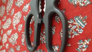 تجریه خرید قیچی آشپزخانه هوکووارنا مدل 9120A