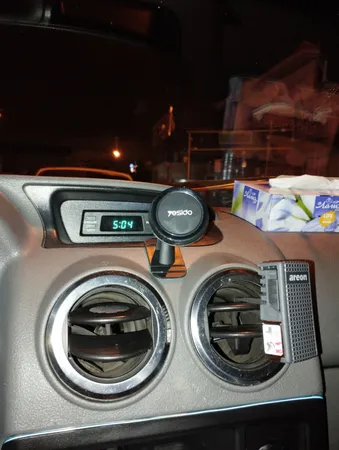 نگهدارنده گوشی موبایل یسیدو مدل C60