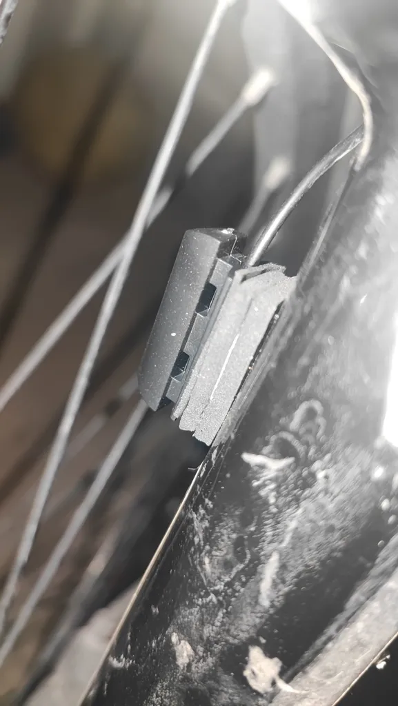 چراغ جلوی دوچرخه مدل 4 کاره دیجیتالی FY317