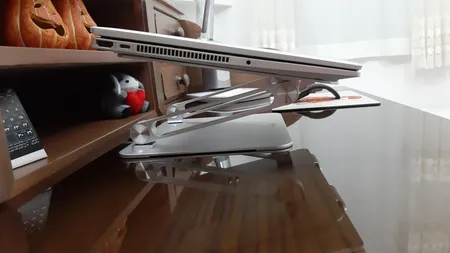 پایه نگهدارنده لپ تاپ نیلکین مدل ProDesk Adjustable