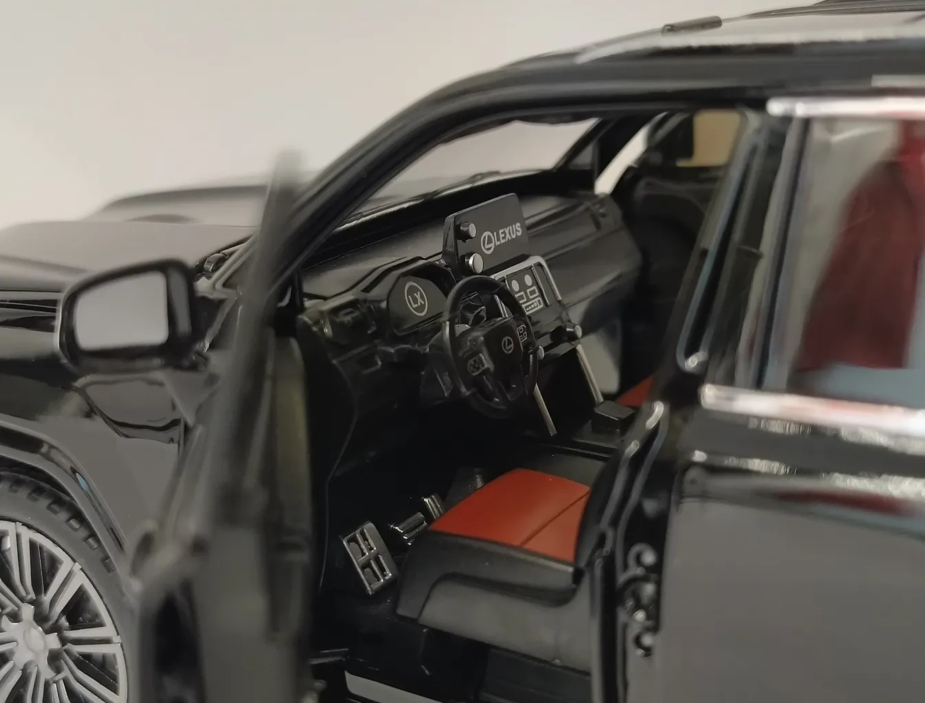 ماکت ماشین مدل لکسوس LX600