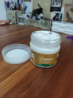 اسکراب لایه بردار صورت تونایت مدل گردو حجم 200 میلی لیتر