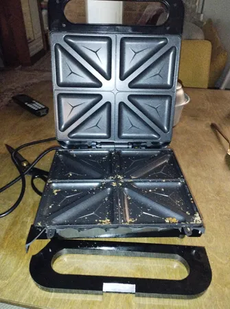 ساندویچ‌ساز هشت خانه مونتینی مدل MICHELLE