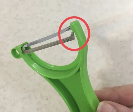 پوست کن کیساگ مدل Crossbow