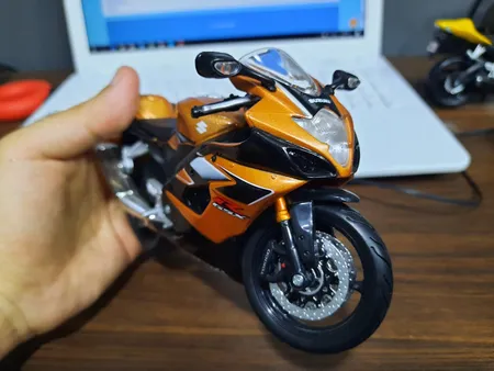 موتور بازی مایستو مدل Suzuki GSX R1000