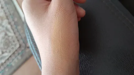 کرم ضدآفتاب هیدرودرم مدل Natural Beige، حجم 40 میلی‌لیتر