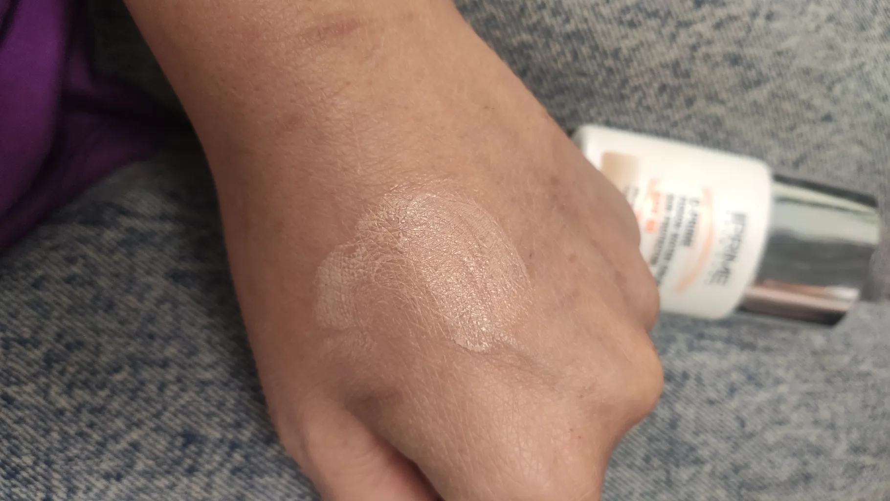 فلوئید ضد آفتاب رنگی پرایم، SPF 50، مدل فیوژن واتر، مناسب انواع پوست  با تنالیته متوسط و حجم 40 میلی لیتر، محافظت‌کننده در برابر  اشعه‌های PA++++ ،UVA ،UVB، دارای فرمولاسیون فاقد چربی، ویتامین سی و آنتی اکسیدان، با ماندگاری 4 ساعته