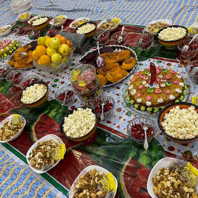 سفره یکبار مصرف مستر تم طرح یلدا