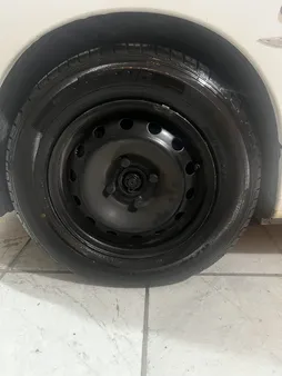 اسپری تمیز کننده و براق کننده لاستیک خودرو گتسان مدل G-7130 حجم 500 میلی لیتر