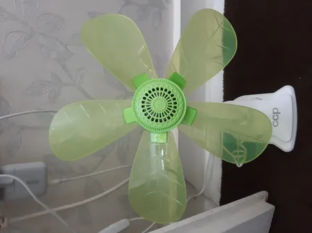 پنکه رومیزی مدل گیره ای پنج پره