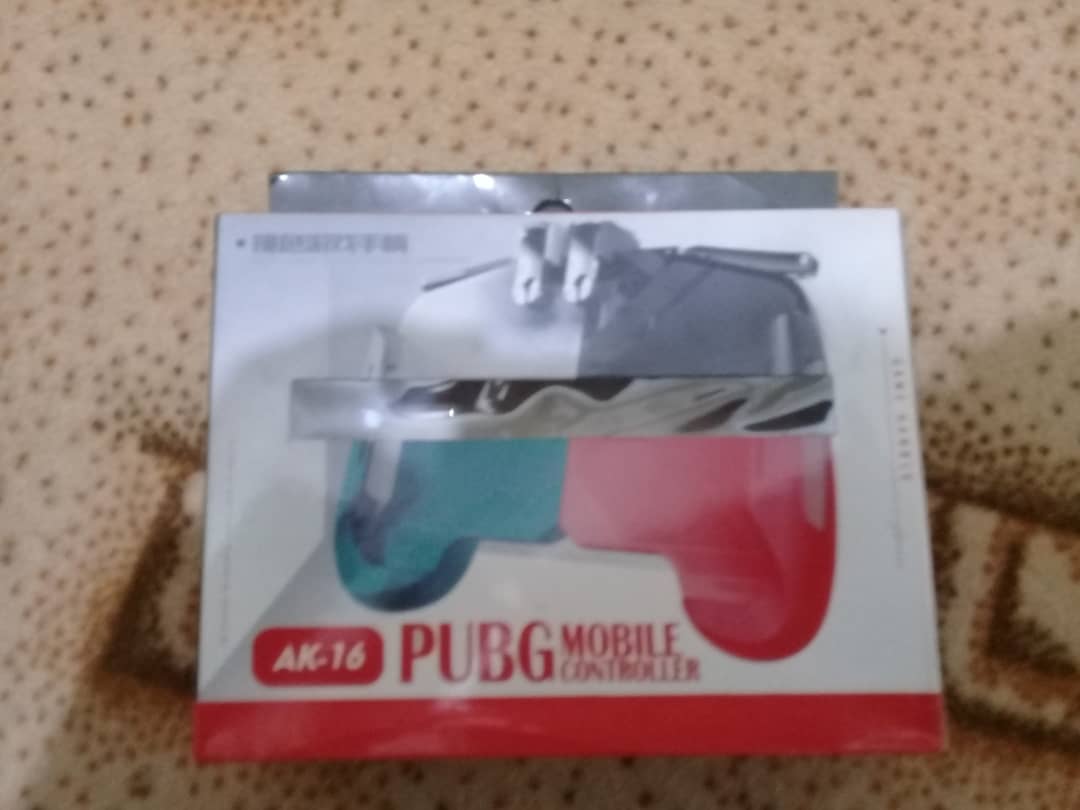 دسته بازی pubg مدل AK 16 مناسب برای گوشی موبایل به همراه مبدل OTG microUSB ریمکس