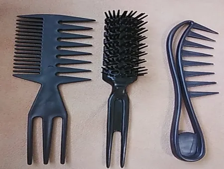 شانه مو کد TR بسته دو عددی به همراه برس مو