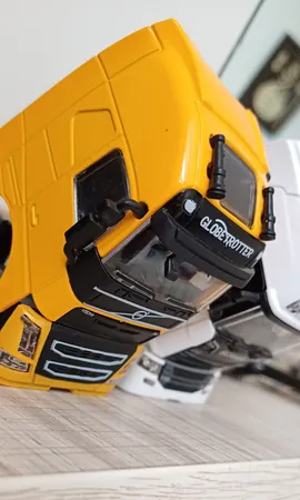 ماشین بازی مدل کامیون تریلی کشنده ولوو اف هاچ کد FH500