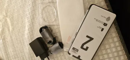 گوشی موبایل وکال مدل V2 دو سیم کارت ظرفیت 128 گیگابایت و رم 6 گیگابایت