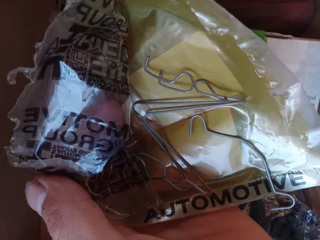 خار سنجاقی لنت جلو اچ آی سی مدل دو چرخ کد 6128 مناسب برای پراید مجموعه 4 عددی