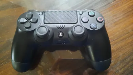 دسته بازی پلی استیشن ۴ مدل DUALSHOCK CUH-ZCT2E