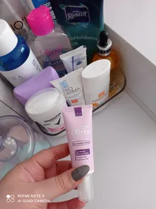 تجریه خرید کرم دور چشم الیوکس مدل Olive Oil حجم 20 میلی لیتر