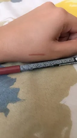 مداد لب گلدن رز مدل Dream شماره 504